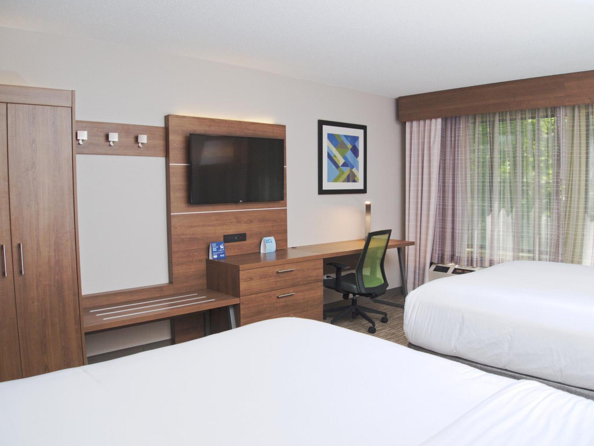 Standard Queen Room with Two Queen Beds,1282071298:JPEG