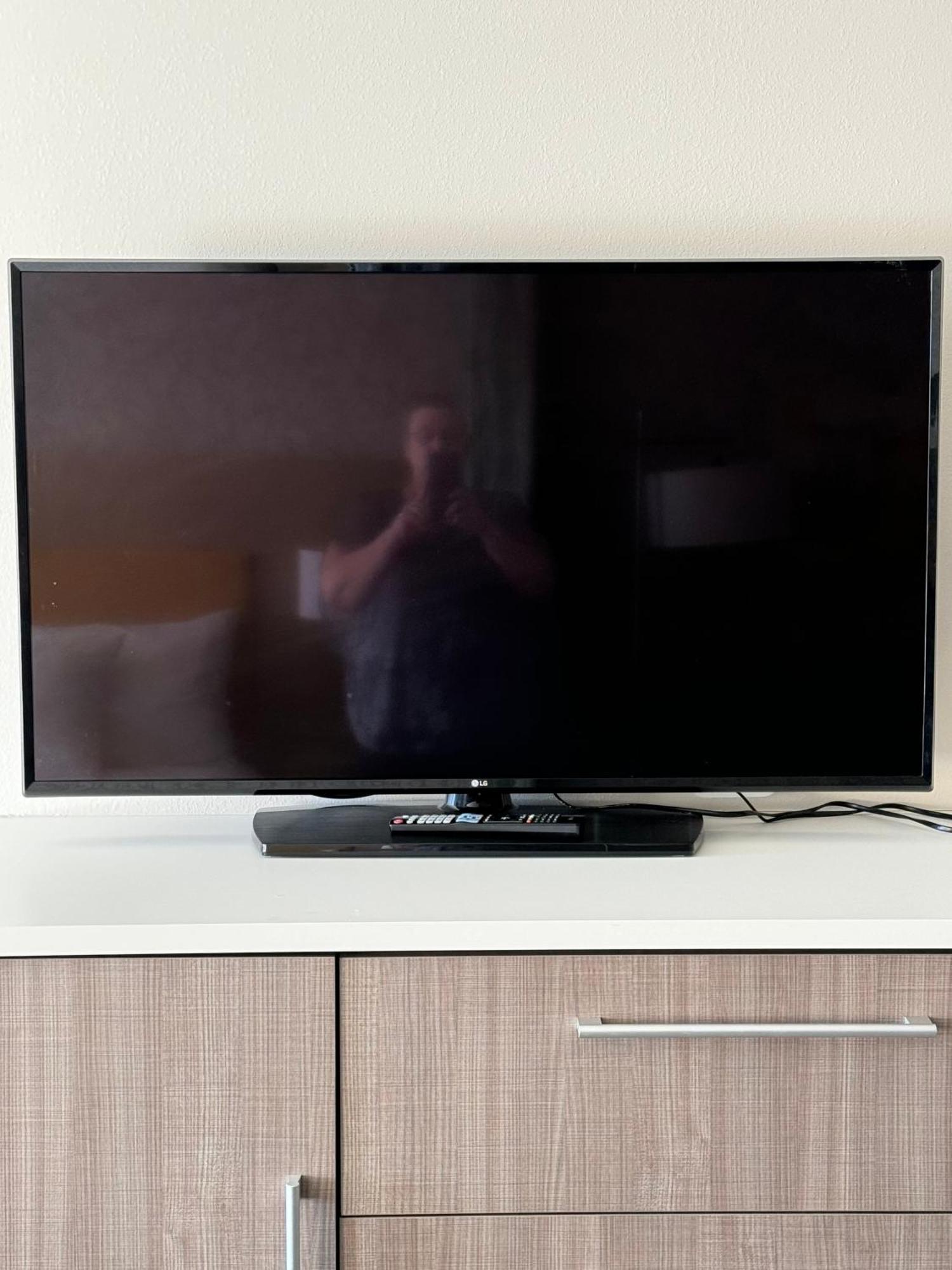 One-Bedroom King Suite - Non-Smoking,1536902704:JPEG