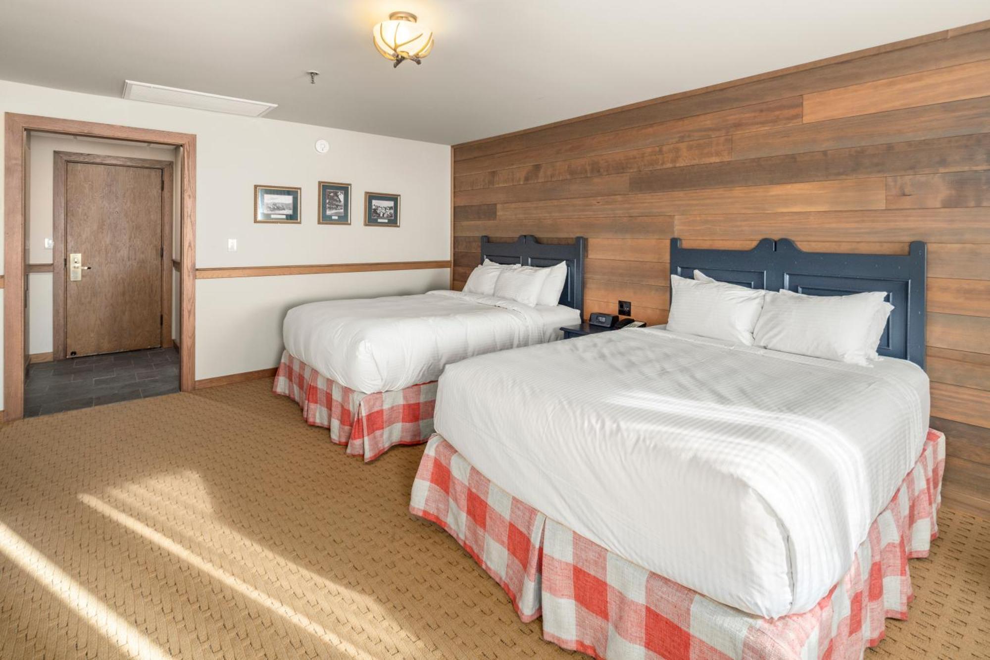Edelweiss Queen Room