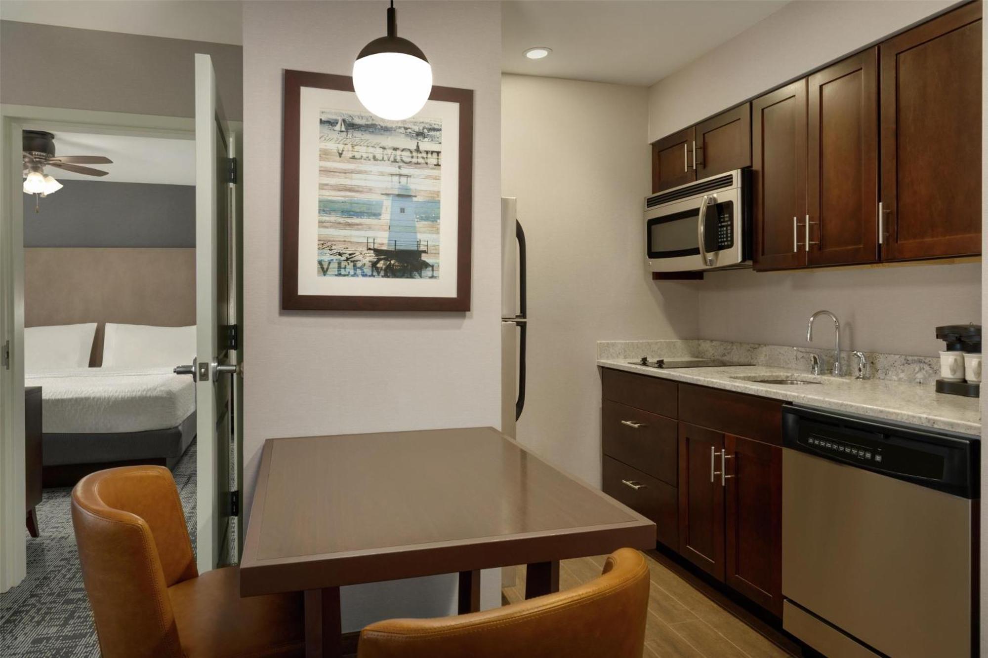 One-Bedroom King Suite - Non-Smoking,1686475135:JPEG