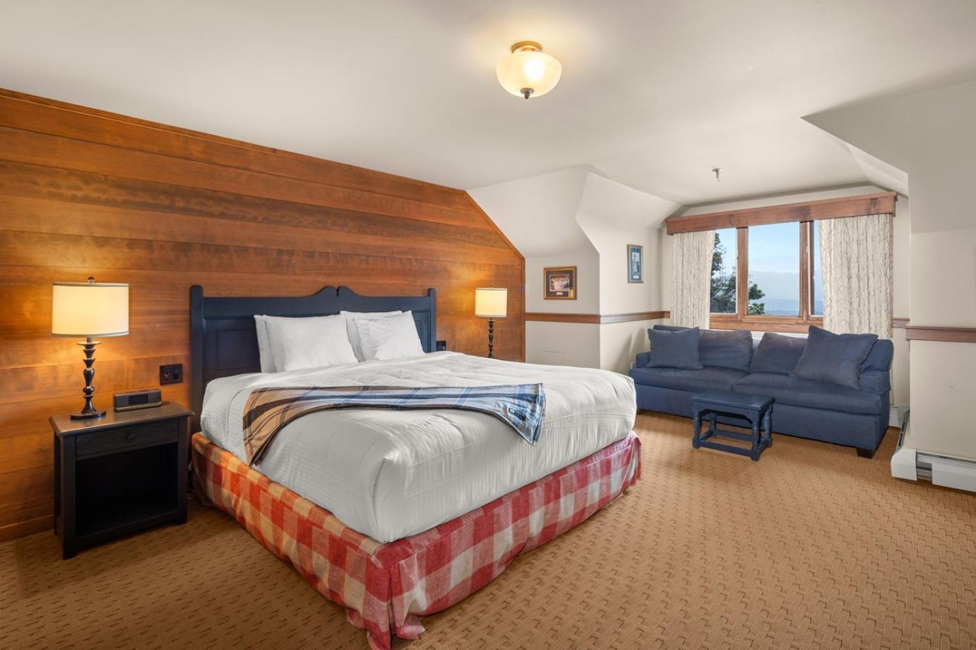 Hallstat Loft King