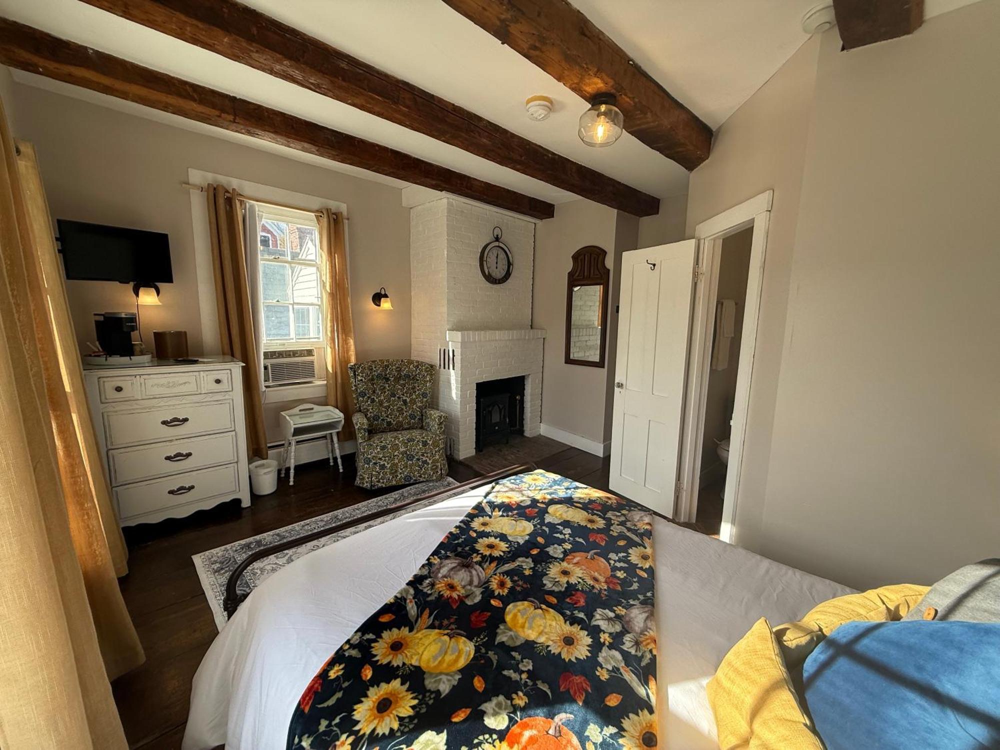 Double Room Mountain View