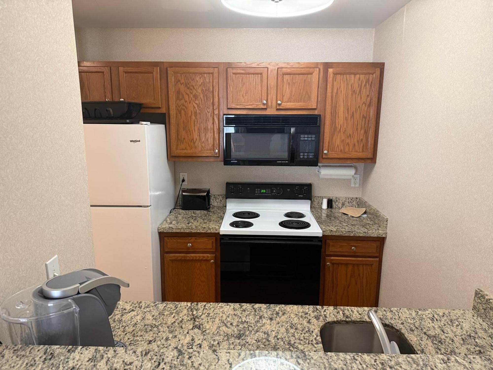Deluxe Jacuzzi Suite