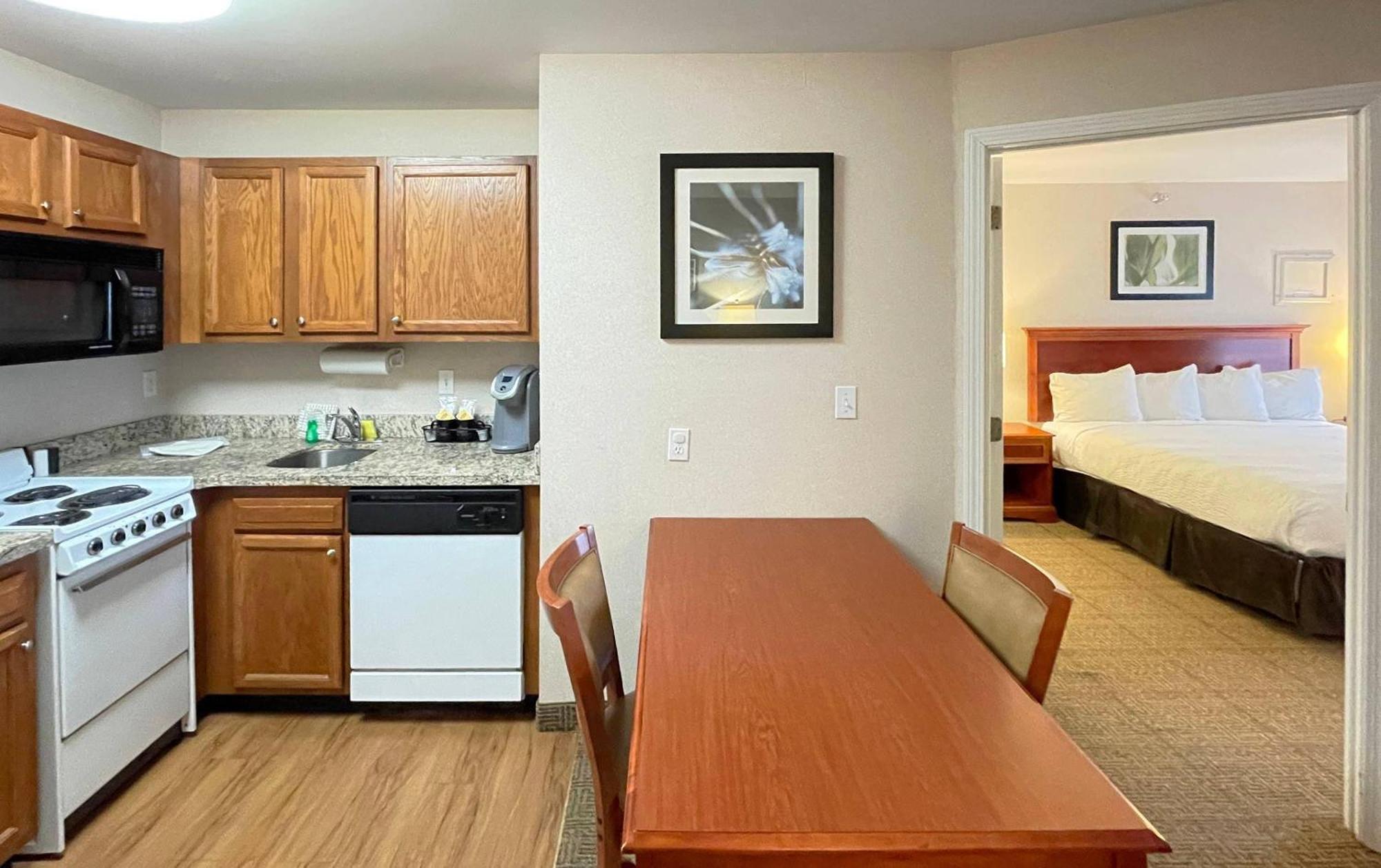 One-Bedroom King Suite