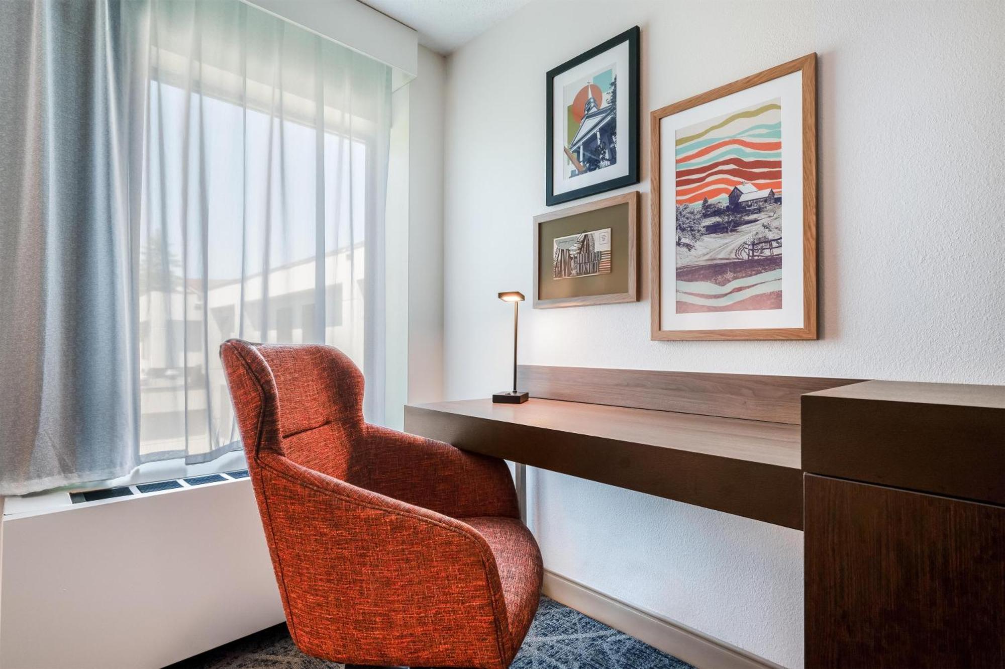 King Room Accessible Tub Mobility Hearing Access or Non-Smoking