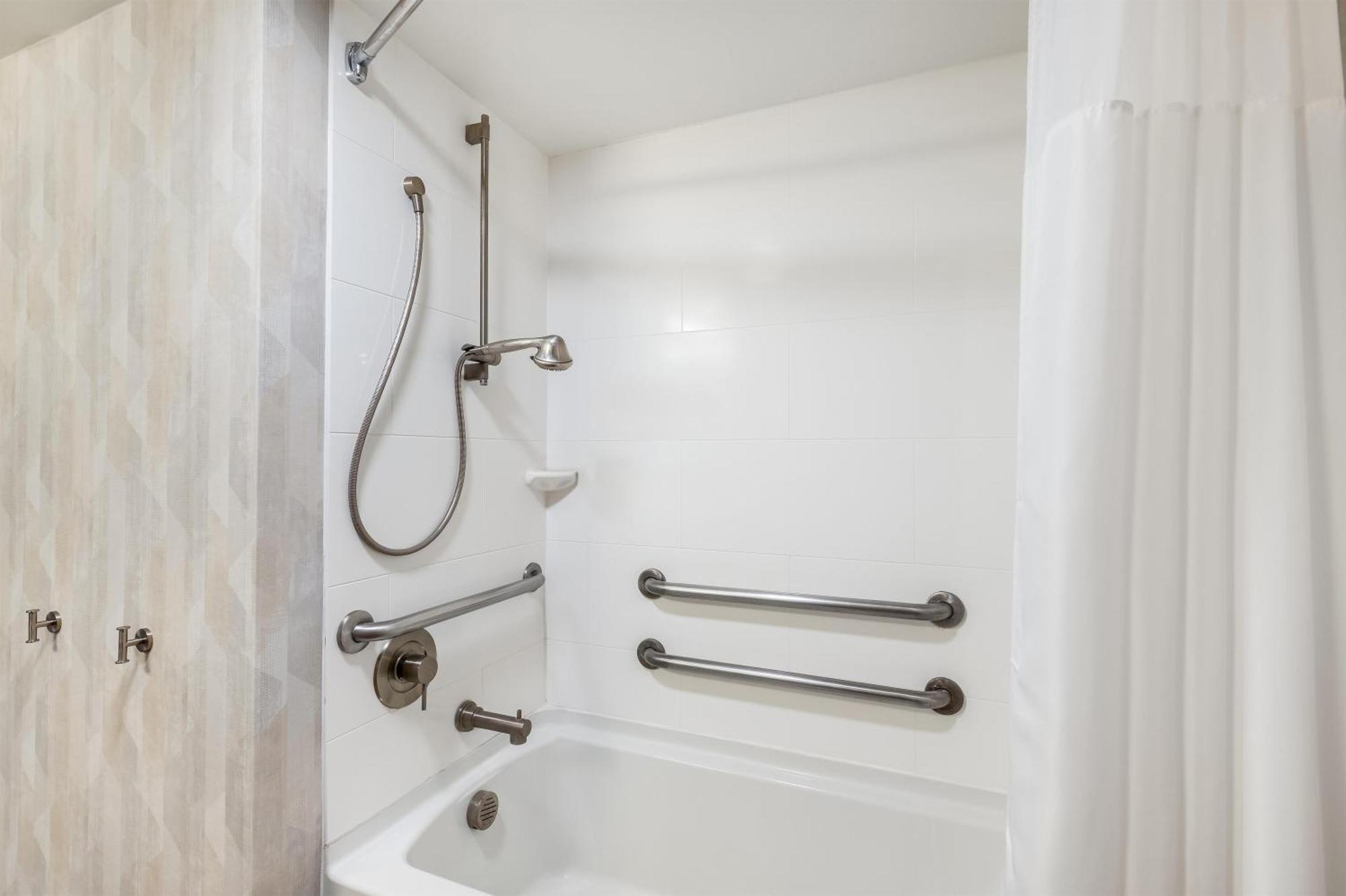 King Room Accessible Tub Mobility Hearing Access or Non-Smoking