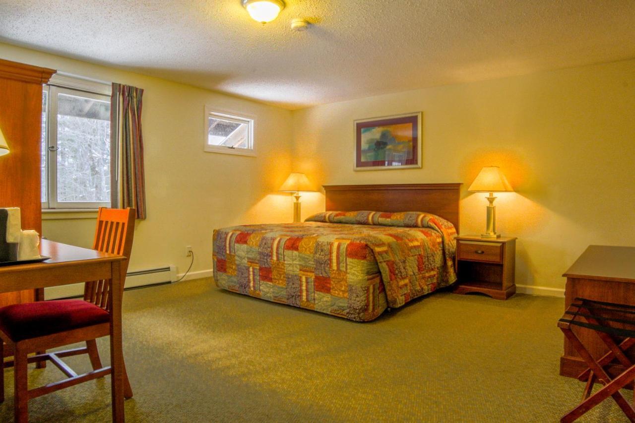 Deluxe Queen Room Two Queen Beds