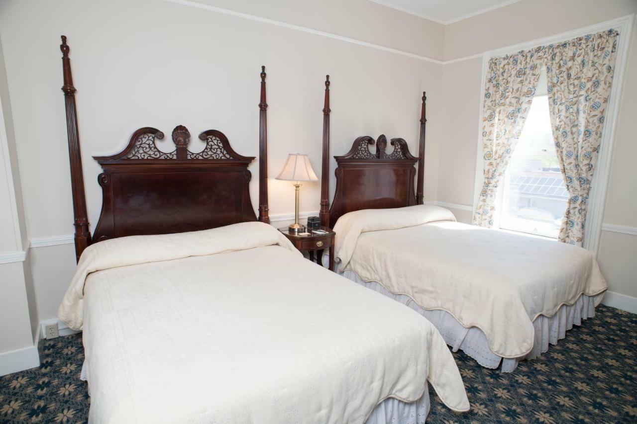 Deluxe Main Inn Room Two Double Beds