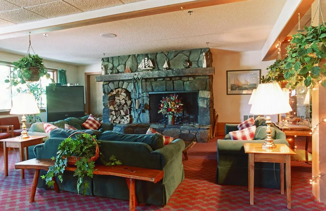 Commodores Inn-1