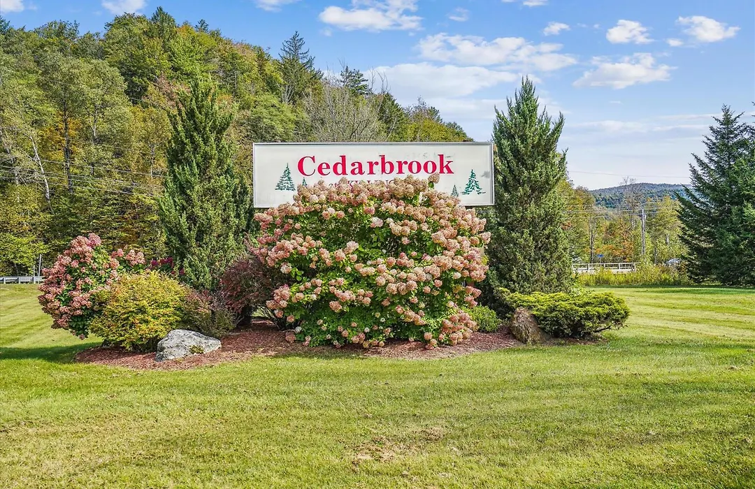 Cedarbrook Deluxe One Bedroom Suite With Outdoor Heated Pool 21416-1