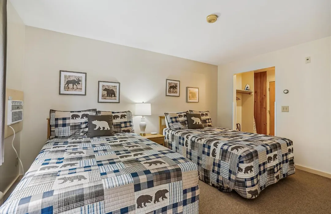 Cedarbrook Hotel Room W/2 Doubles 218-1