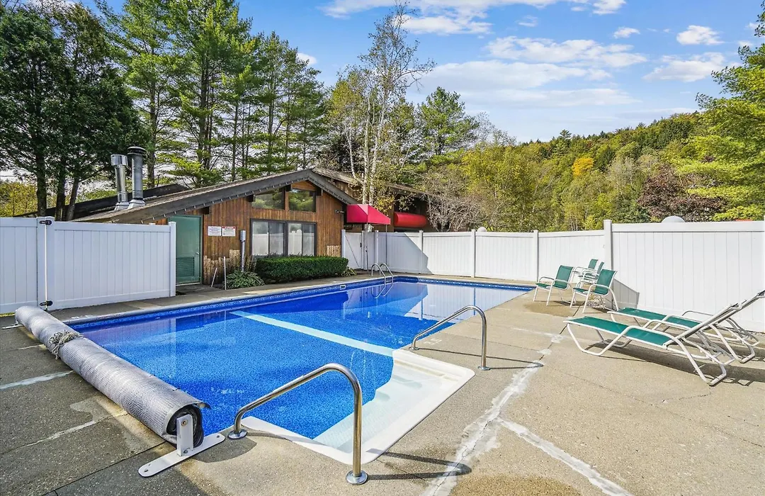 Cedarbrook Deluxe One Bedroom Suite Located On 2Nd Floor With Outdoor Heated Pool 21921-1