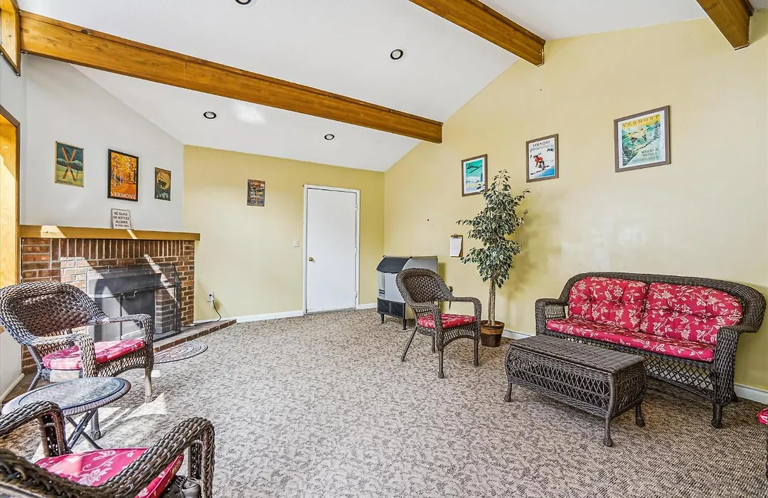 Cedarbrook Deluxe Two Bedroom Suite, With Heated Pool 10102-1