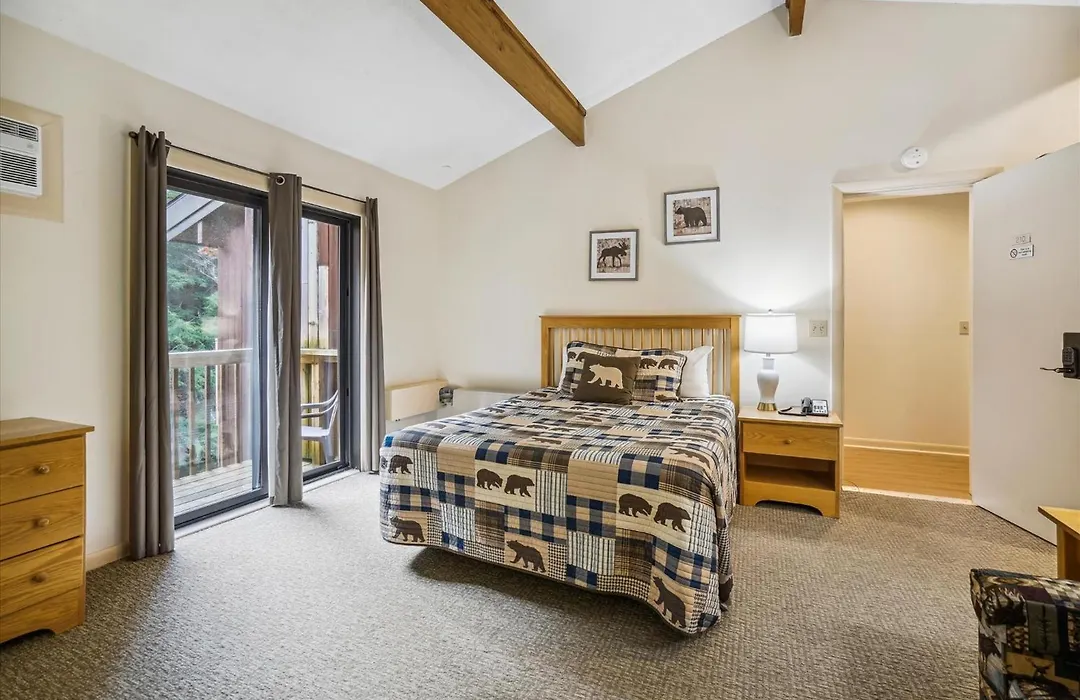 Cedarbrook Deluxe Two Bedroom Suite With Outdoor Heated Pool 19110-1