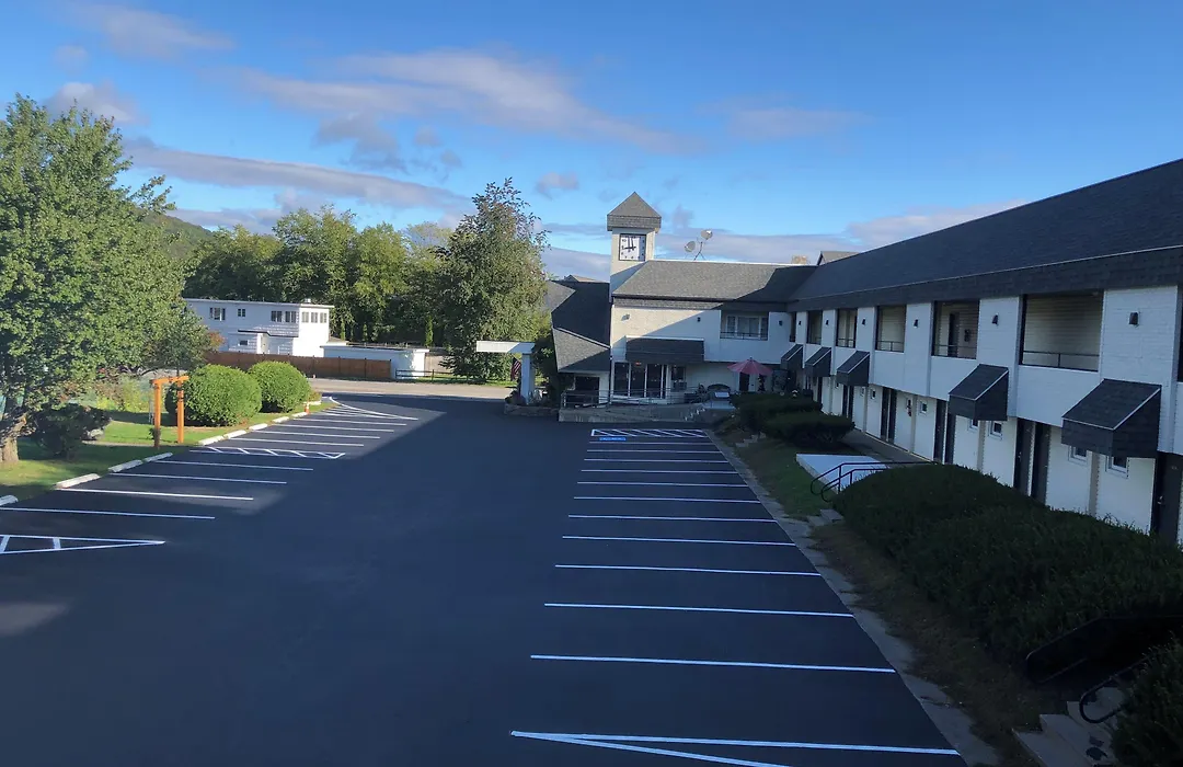 The Black Mountain Inn-1