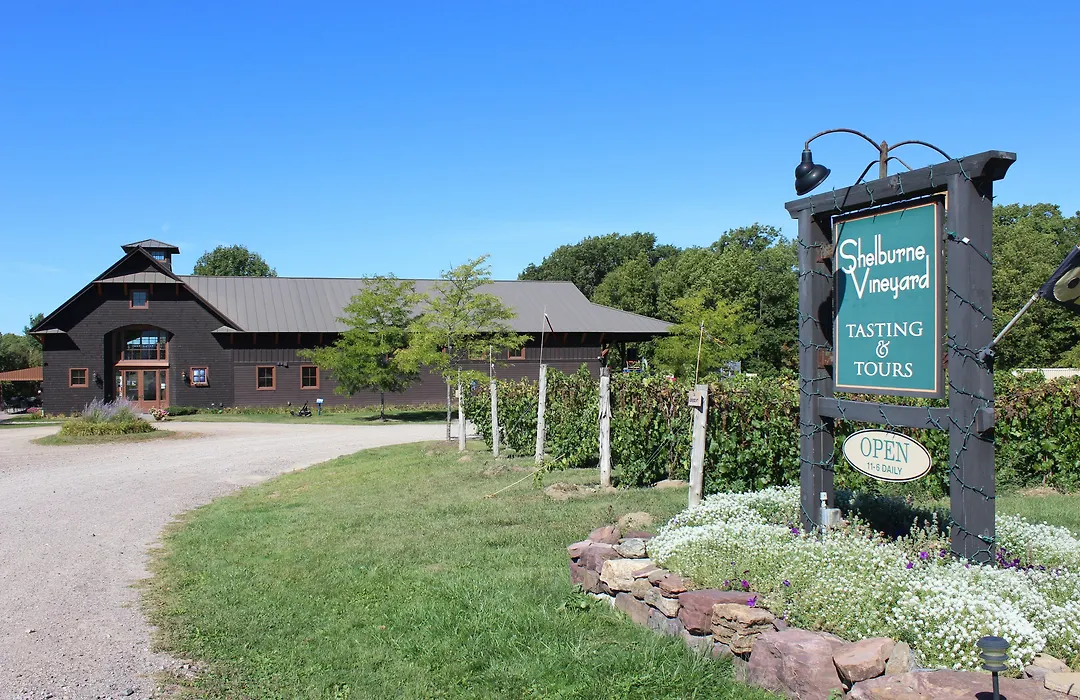 Heart Of The Village Bed & Breakfast In Shelburne Vt-1
