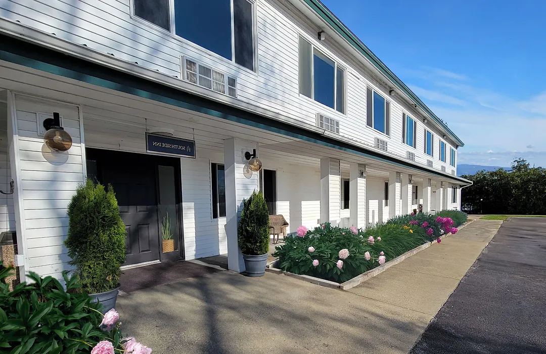 South Side Inn - Burlington-1