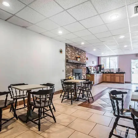 Rodeway Inn Bellows Falls-3
