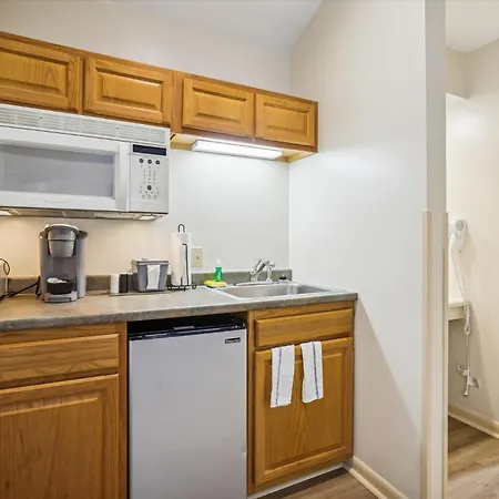 Cedarbrook Deluxe Two Bedroom Suite With Outdoor Heated Pool 20910-2