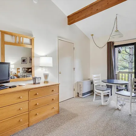 Cedarbrook Standard Hotel Room 201-3