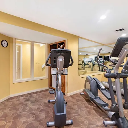 Best Western Inn & Suites Rutland-Killington-3