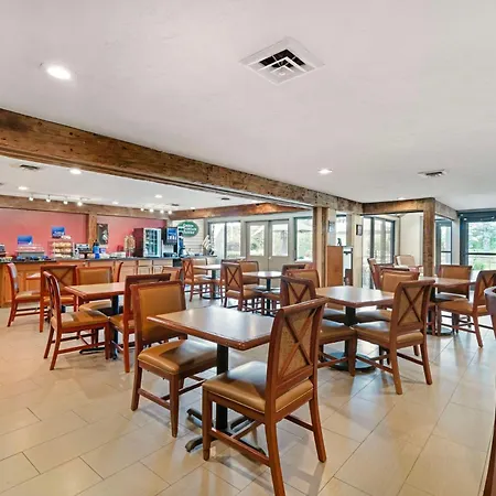 Best Western Inn & Suites Rutland-Killington-2