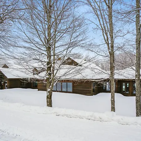 Highridge B16A Inviting Queen Room For Two With Access To Pool And Hot Tub-3