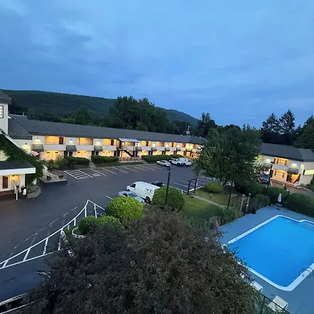 The Black Mountain Inn-2