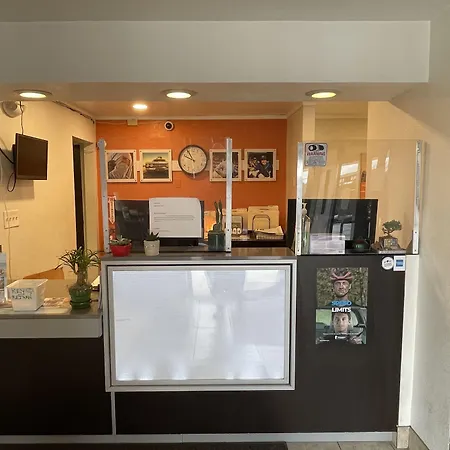 Travelodge By Wyndham Brattleboro Vt-2