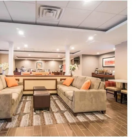 Comfort Inn & Suites Brattleboro I-91-2