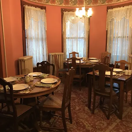 Maplecroft Bed & Breakfast-3