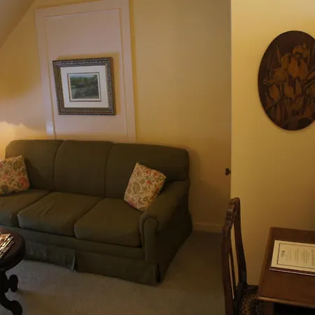 Maplecroft Bed & Breakfast-2