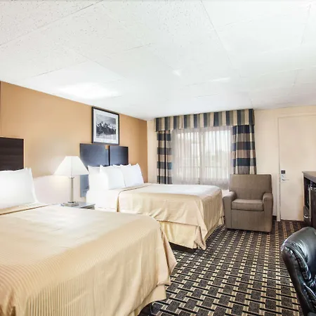 Travelodge By Wyndham South Burlington-2