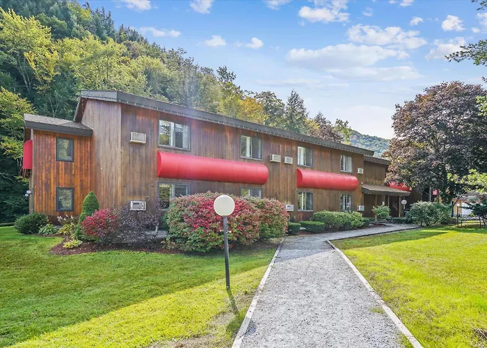 Cedarbrook Deluxe One Bedroom Suite With Outdoor Heated Pool 21517 Killington