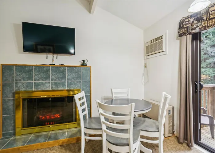 208 Cedarbrook One Bedroom Queen Suite Killington