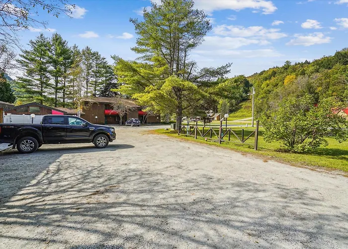 Cedarbrook Queen Suite 106 Killington