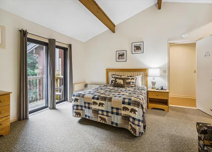 Cedarbrook Deluxe Two Bedroom Suite With Outdoor Heated Pool 19110 Killington