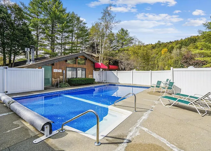 Cedarbrook Deluxe Two Bedroom Suite With Outdoor Heated Pool 19110 Killington