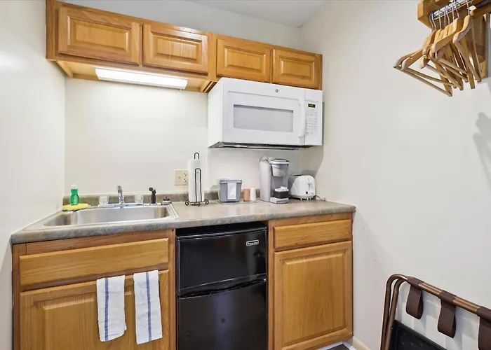 Cedarbrook Queen Studio 107 Killington