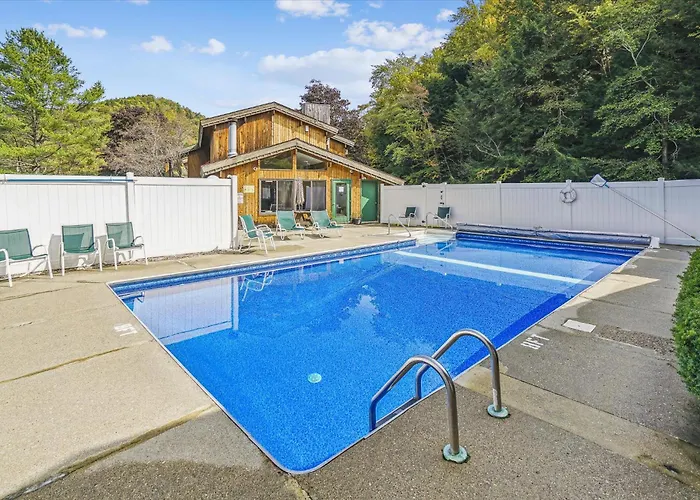 Cedarbrook Deluxe Two Bedroom Suite With Outdoor Heated Pool 20910 Killington