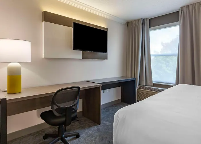 Comfort Inn & Suites Hadley - Amherst