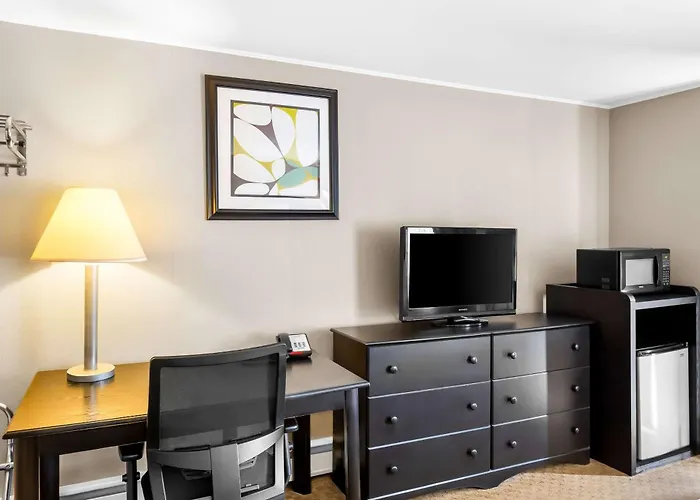 Rodeway Inn Gorham Riverside