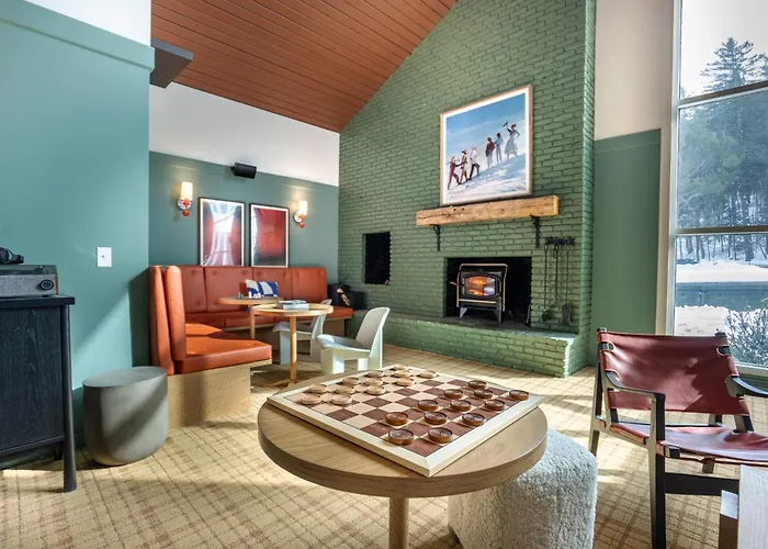 Outbound Stowe Motel