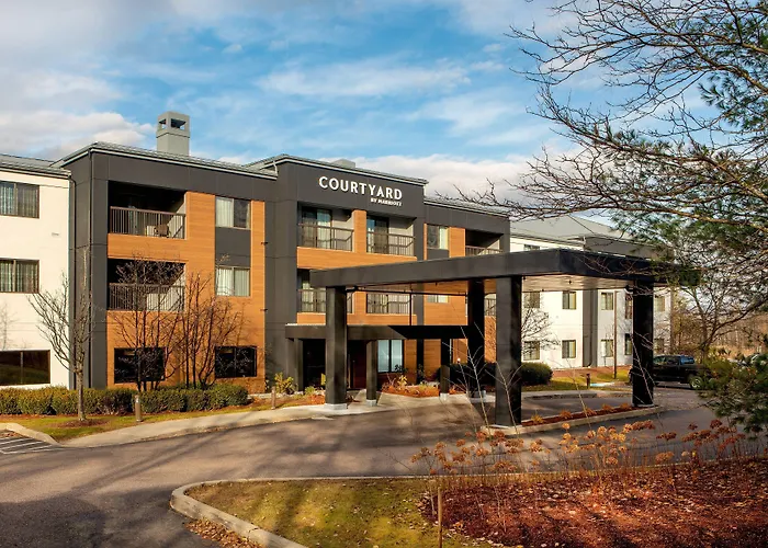 Courtyard Burlington Williston Hotel