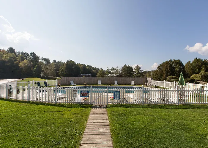 Commodores Inn