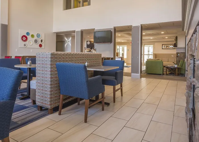Holiday Inn Express Hotel & Suites White River Junction By Ihg