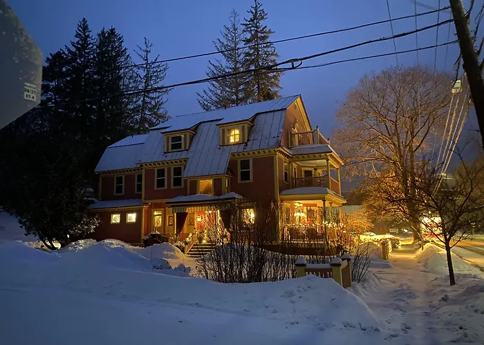 The Village Inn Of Woodstock
