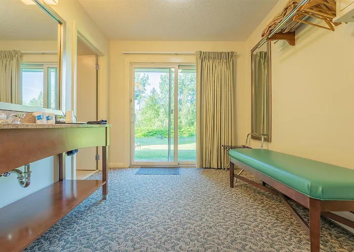Sun & Ski Inn And Suites