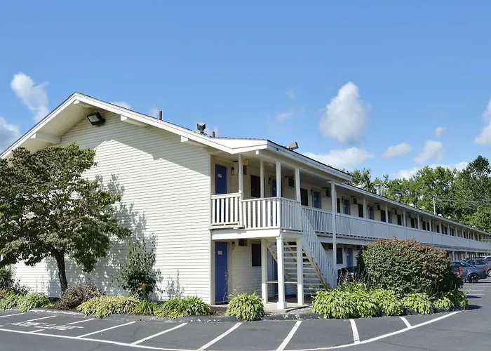 Travelodge By Wyndham Brattleboro Vt