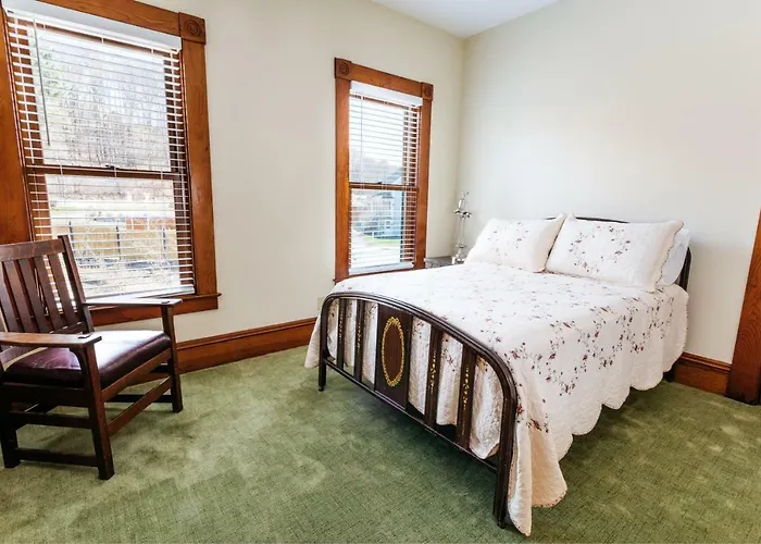 Reynolds House Inn